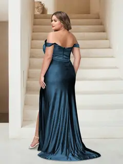 Sheath/Column Off-the-Shoulder Plus Size Bridesmaid Dresses With Split Side — view 2