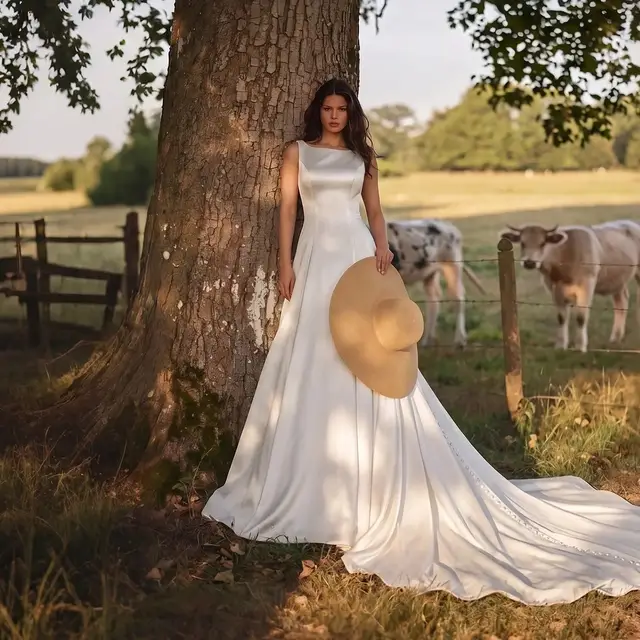 Sleeveless Satin with Low Back Wedding Dress — SW719