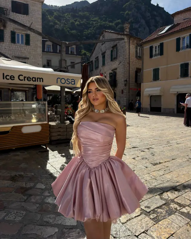 Women's Sweetheart Sleeveless Satin Prom Dress with Pleated Accents Short Length for Prom & Homecoming